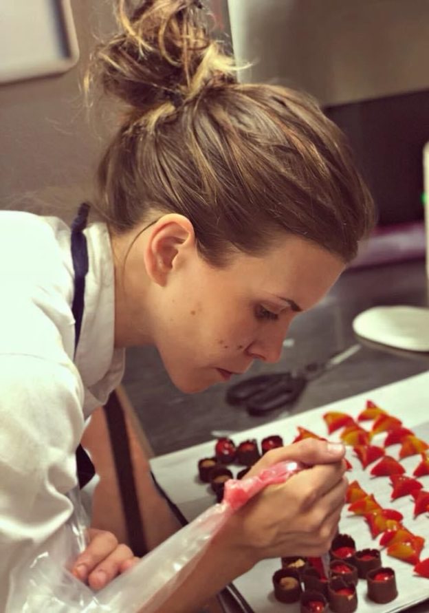 Cecilia Spurio, Sous-chef patissière nel ristorante Guy Savoy in laboratorio