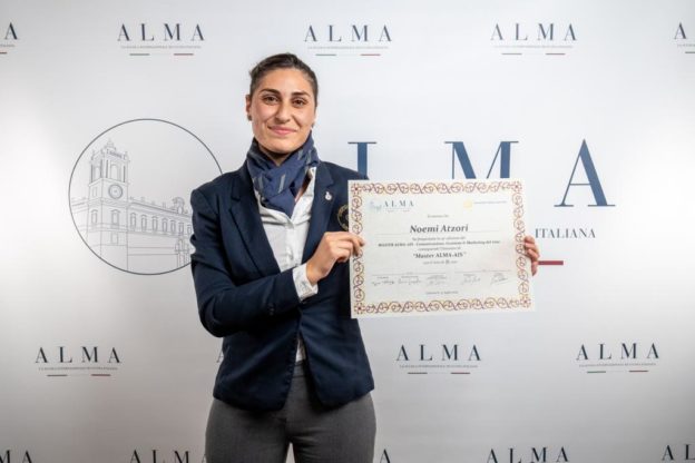 Sommelier AIS, Diplomata del Master ALMA-AIS, oggi nel team di cantina Ornellaia.