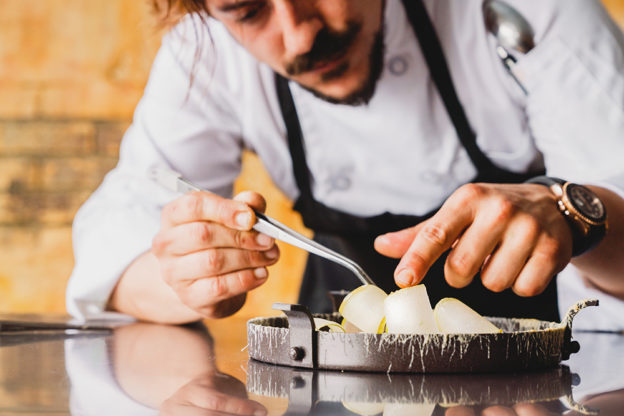 Diplomato del 17^ Corso Superiore di Cucina Italiana. Oggi Executive Chef di Grano Italian Restaurant, Duarte - Los Angeles