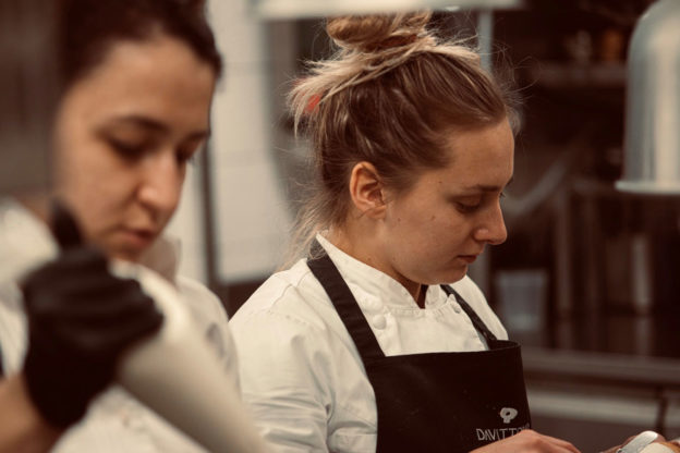 Michela Macciò Diplomata Superiore di Cucina Italiana Sous Chef del ristorante Da Vittorio a St. Moritz due stelle Michelin.